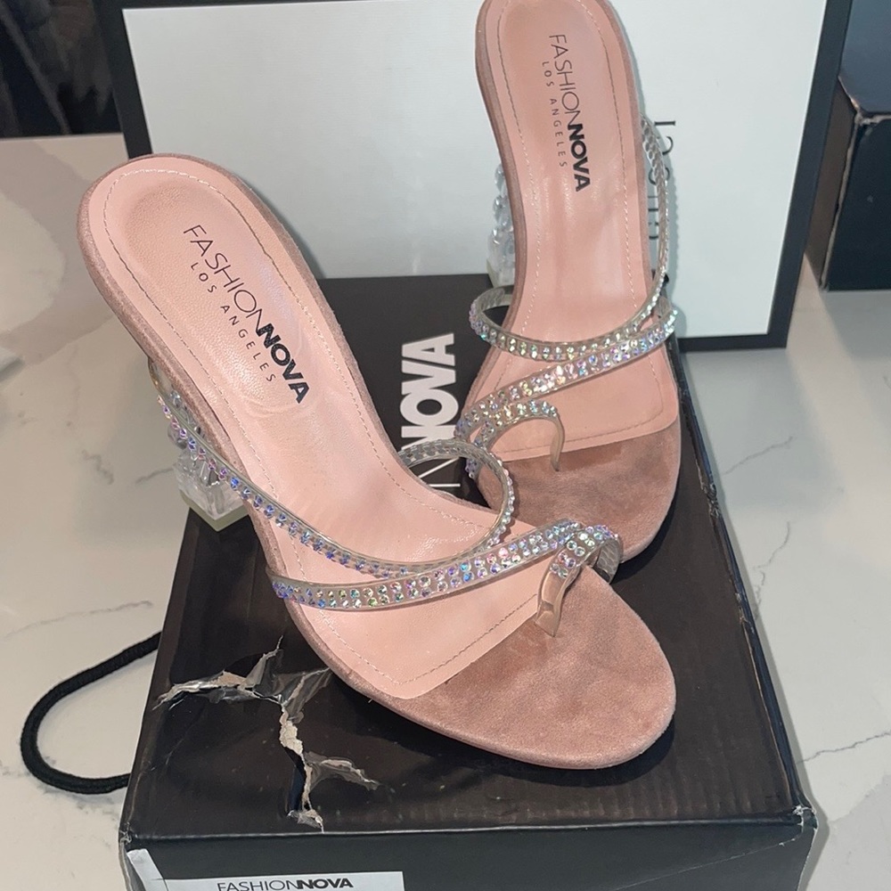 Mauve/Nude Fashion nova Heels